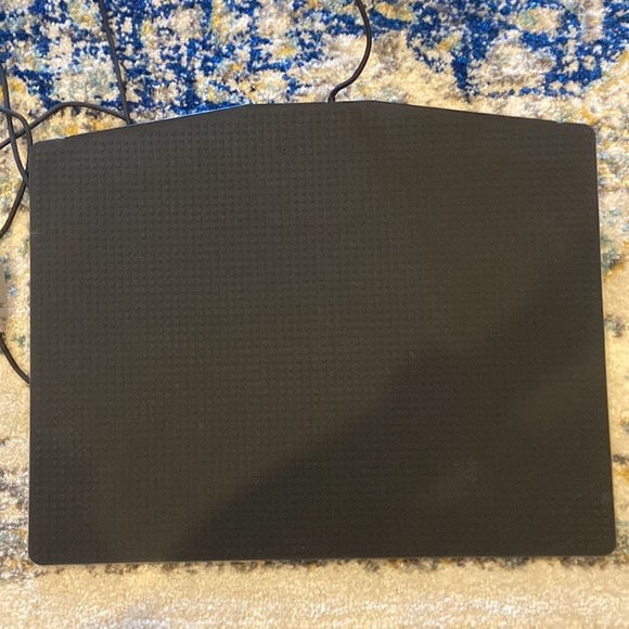 CORSAIR light-up mouse pad for computer use and gaming - Picture 5 of 5